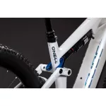 CUBE STEREO HYBRID ONE44 HPC PRO 800 METALLICWHITE'N'BLUE 2027 ELEKTROMOS KERÉKPÁR