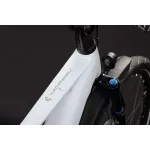 CUBE KATHMANDU HYBRID DELUXE PRO 800 METALLICWHITE'N'CHROME 2027 ELEKTROMOS KERÉKPÁR